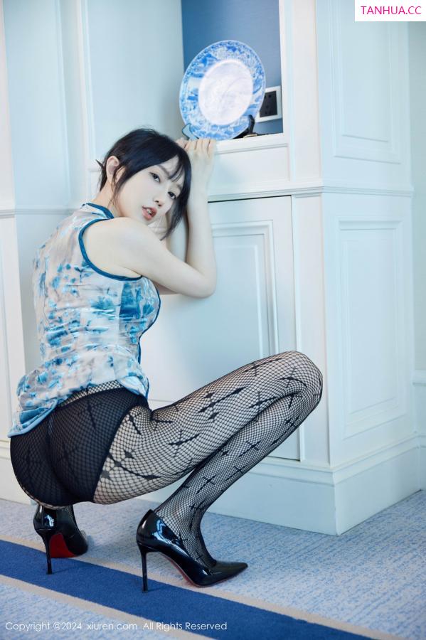玥儿玥  [XiuRen]高清写真图 2024.09.30 No.9236 玥儿玥er 美腿丝袜第35张图片